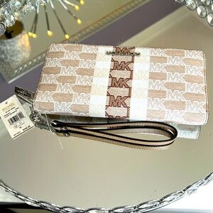 New! Michael Kors Monogram Jet Set Travel Wallet